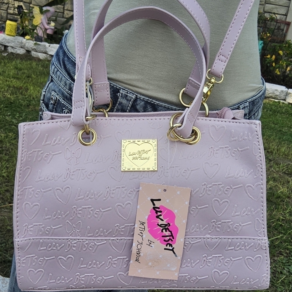 BETSEY JOHNSON LIGHT PINK EMBOSSED LOGO LUV BETSEY SATCHEL w/GROMMETS